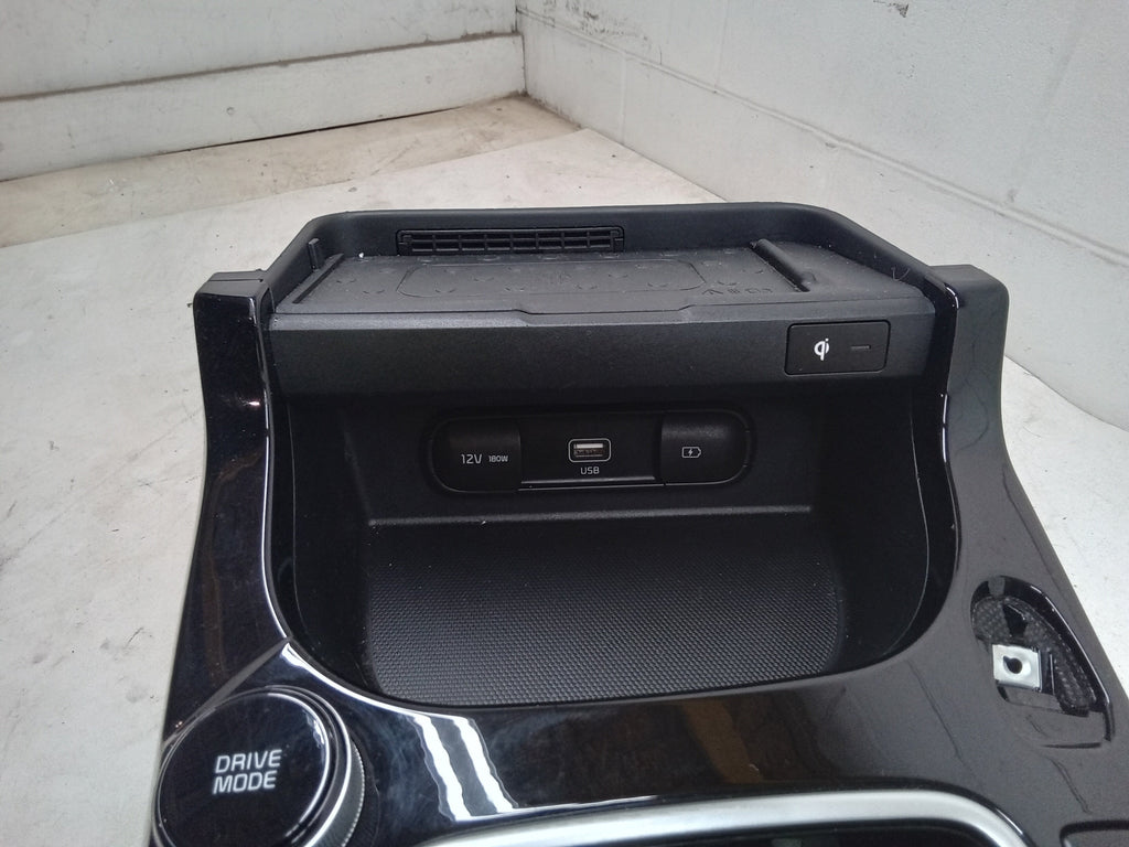 Console 21 Charger Center Pre-Owned (Good) Kia And W/ Ports Seltos Floor Phone