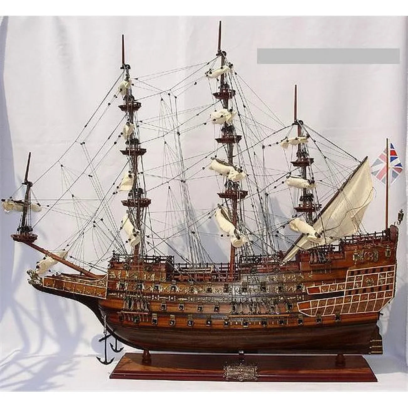 Sovereign Vessel Size Seas Mid the of Model