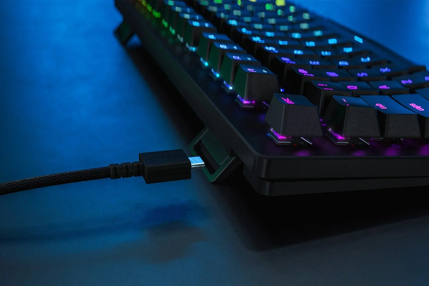 & Gaming (Used) Optical Linear Razer Lighting Switches Tournament Edition Chroma w/ Keyboard, Huntsman