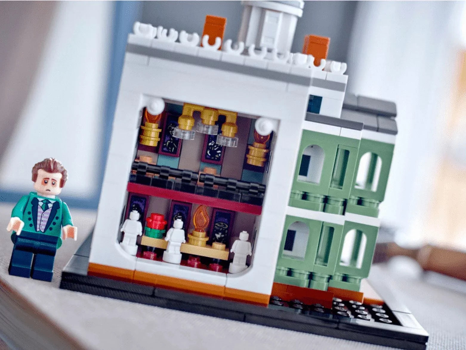 Enchanted Mini - Mansion 680 Pieces Disney # 40521