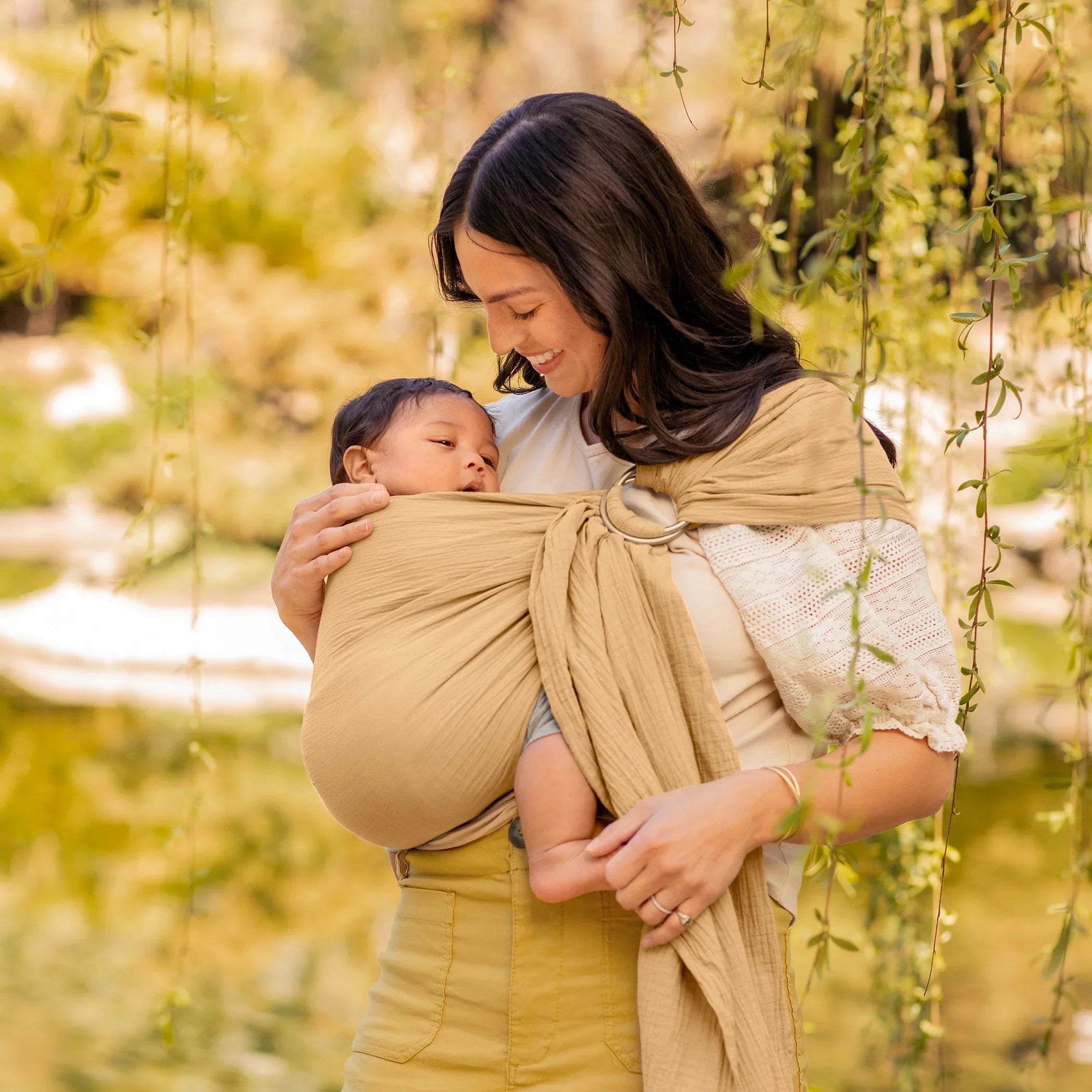 Carrier Saffron in Sling Ring Moby Baby Wrap