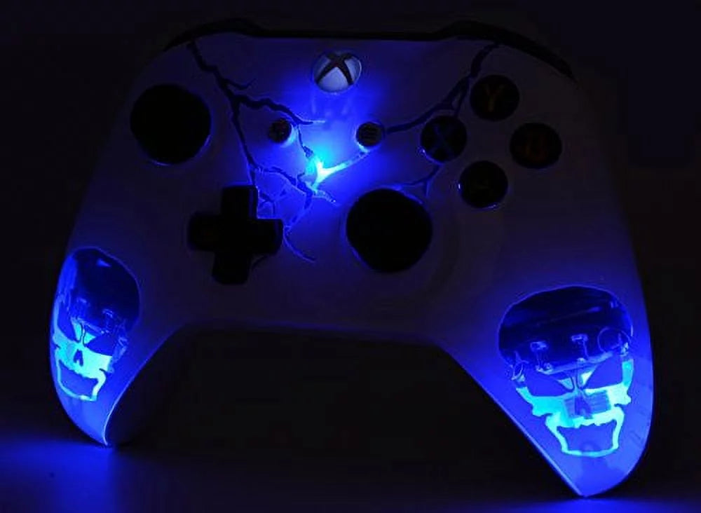 Unique One Custom (with Controller Design White" S jack) - "Skulls 3.5 Xbox