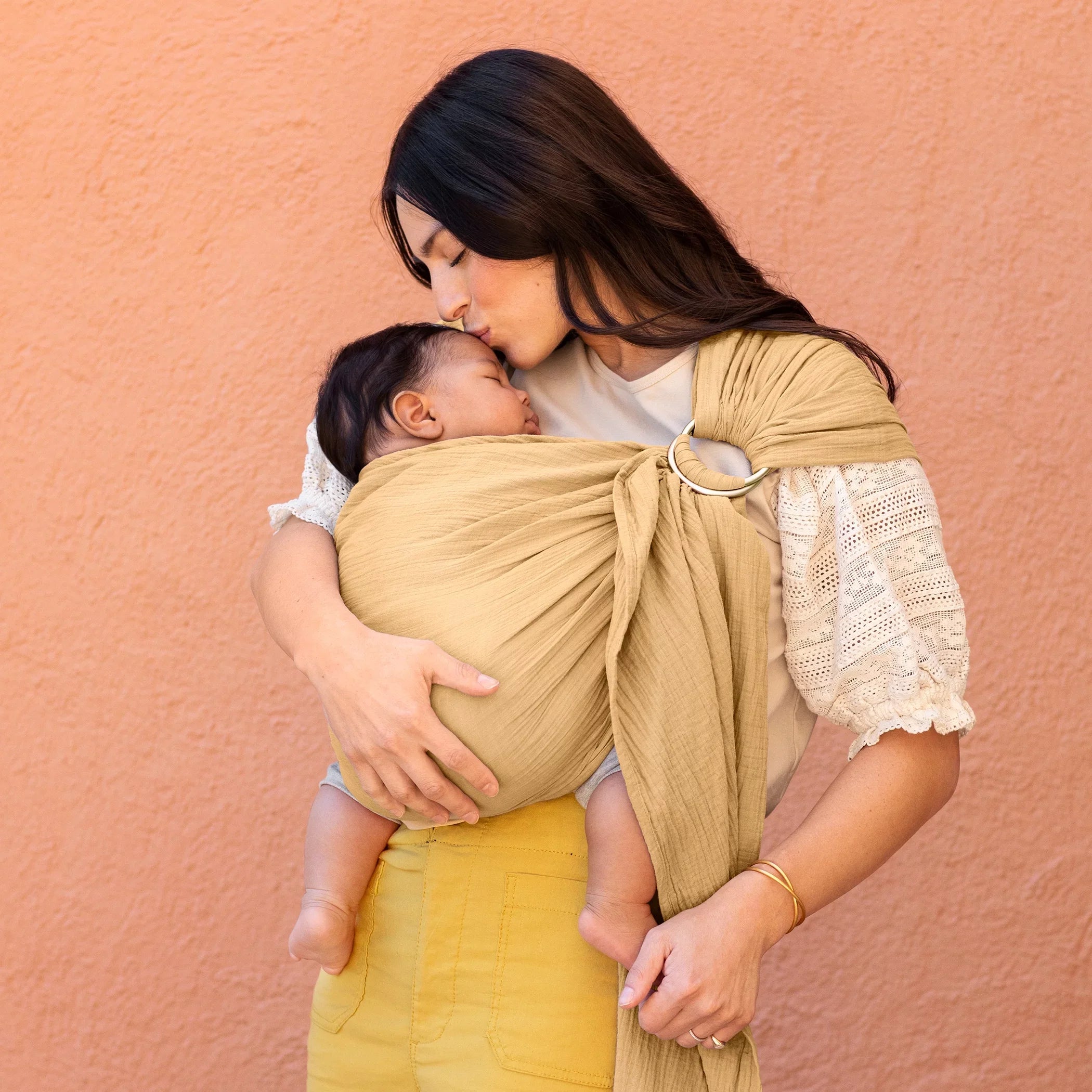 Carrier Saffron in Sling Ring Moby Baby Wrap