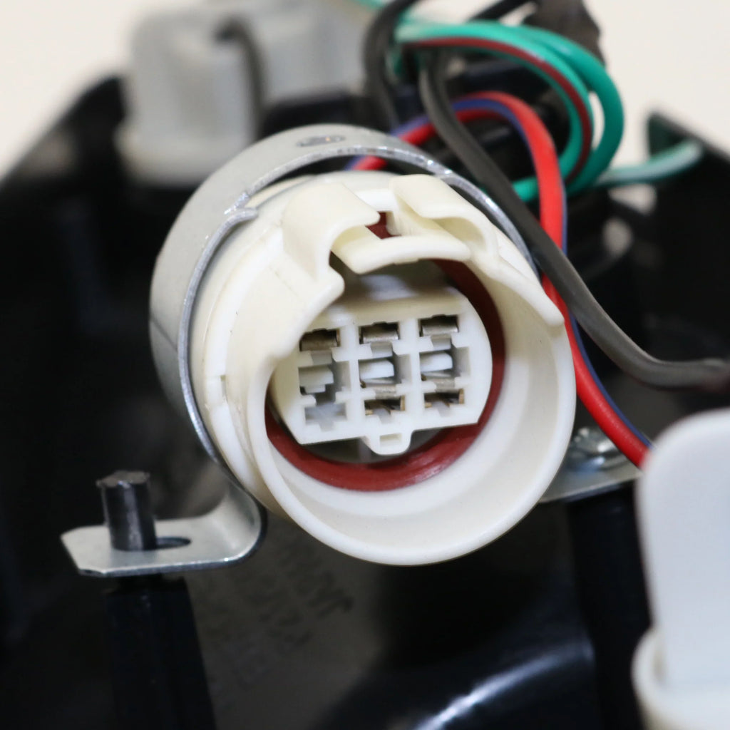 Left Driver Isuzu Fits With bulb(s) Light With 2005 Tail 1987-2010