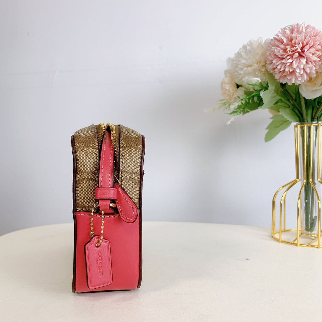 Camera Bag Mini In In Signature HZ Canvas 91677 GOLD/KH/STRWBRRY Coach